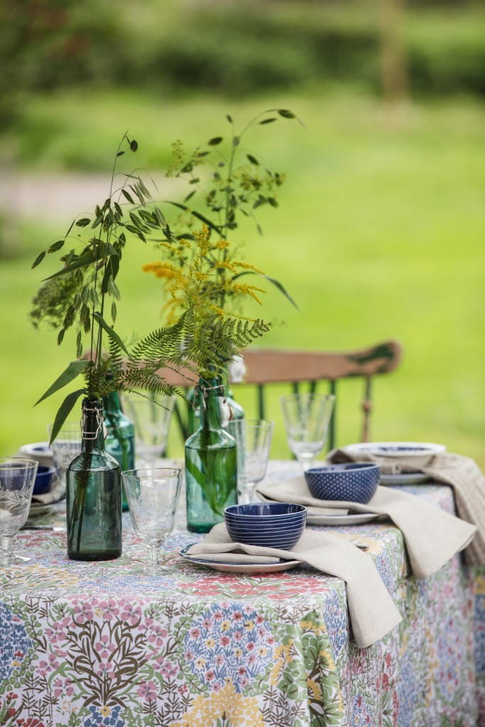 Botanic Garden tablecloth 145x250 cm, Multi-blue Almedahls