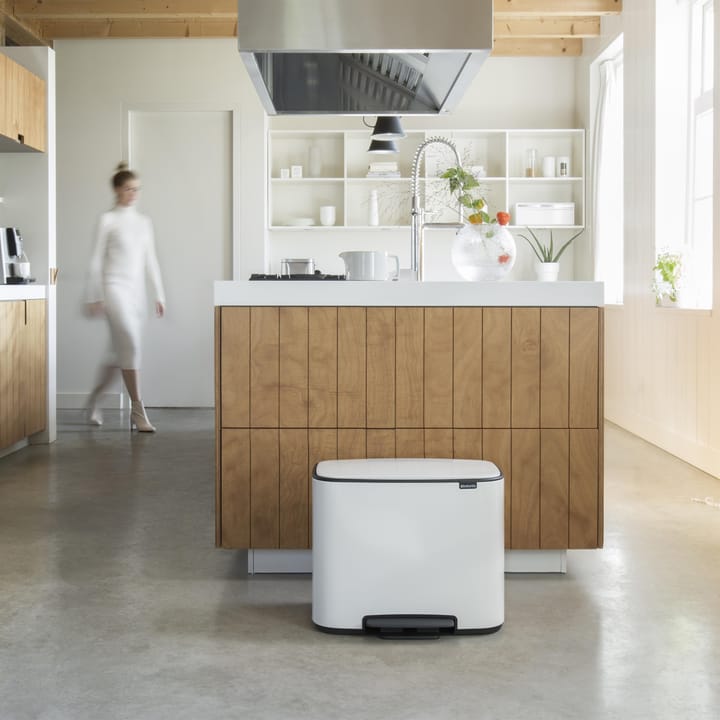 Bo pedal bin 36 l, white Brabantia