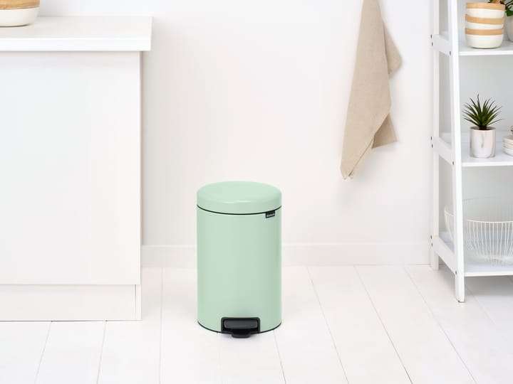 New Icon pedal bin 12 liter, Jade green Brabantia