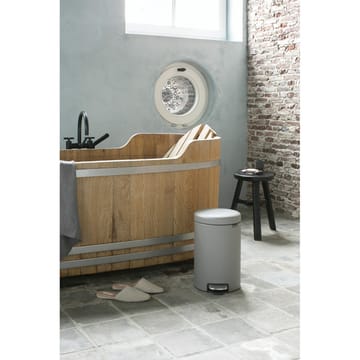 New Icon pedal bin 12 liter - Mineral concrete grey - Brabantia