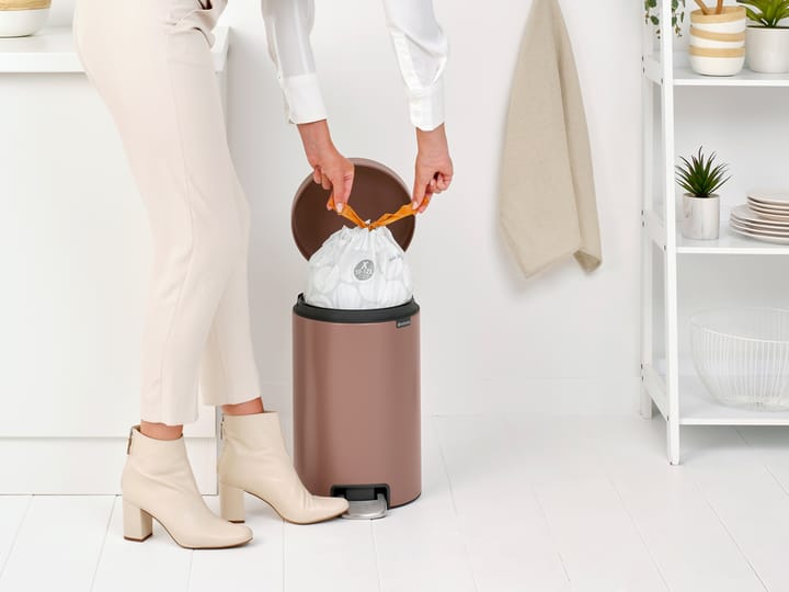 New Icon pedal bin 12 liter, Satin taupe Brabantia