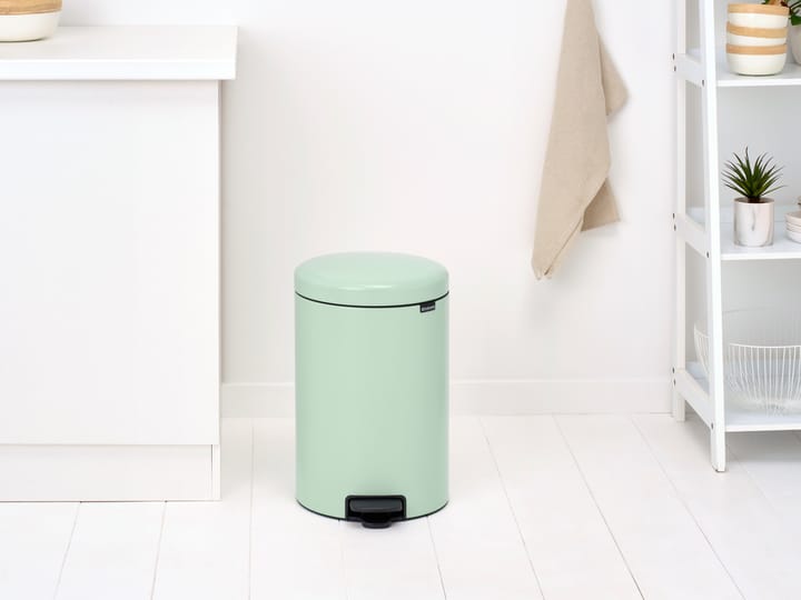 New Icon pedal bin 20 liter, Jade green Brabantia