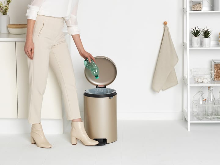 New Icon pedal bin 20 liter, Metallic Gold Brabantia