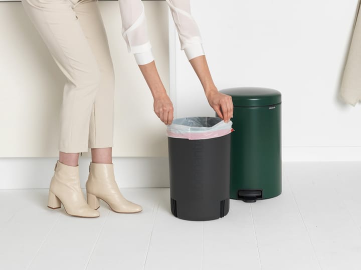 New Icon pedal bin 20 liter, Pine green Brabantia