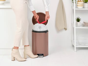 New Icon pedal bin 20 liter - Satin taupe - Brabantia