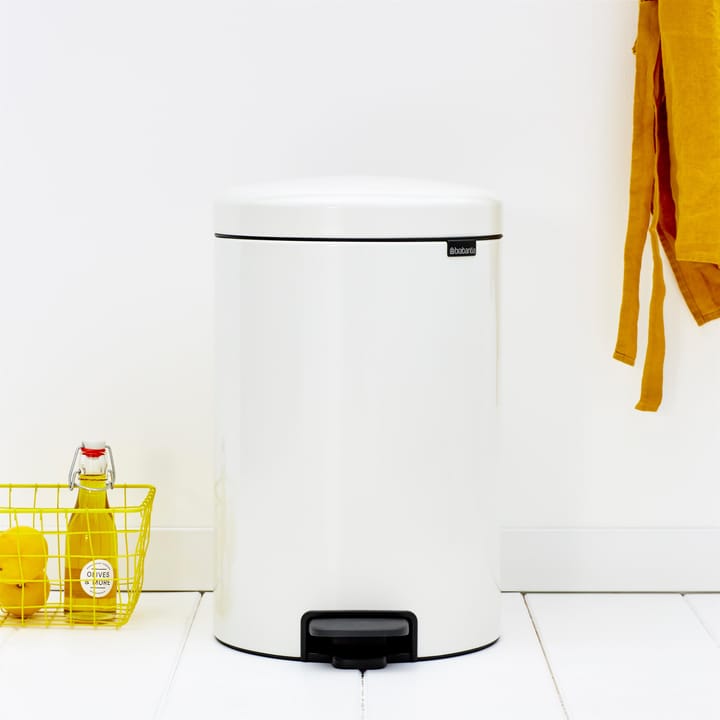 New Icon pedal bin 20 liter, white Brabantia