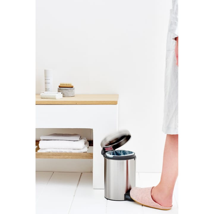 New Icon pedal bin 3 liter, Matt steel fingerprint proof Brabantia