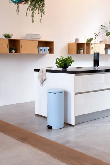 New Icon pedal bin 30 liter - Dreamy blue - Brabantia