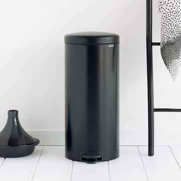 New Icon pedal bin 30 liter - matt black (black) - Brabantia