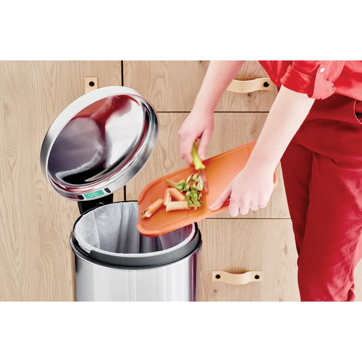 New Icon pedal bin 30 liter, Matt steel fingerprint proof Brabantia