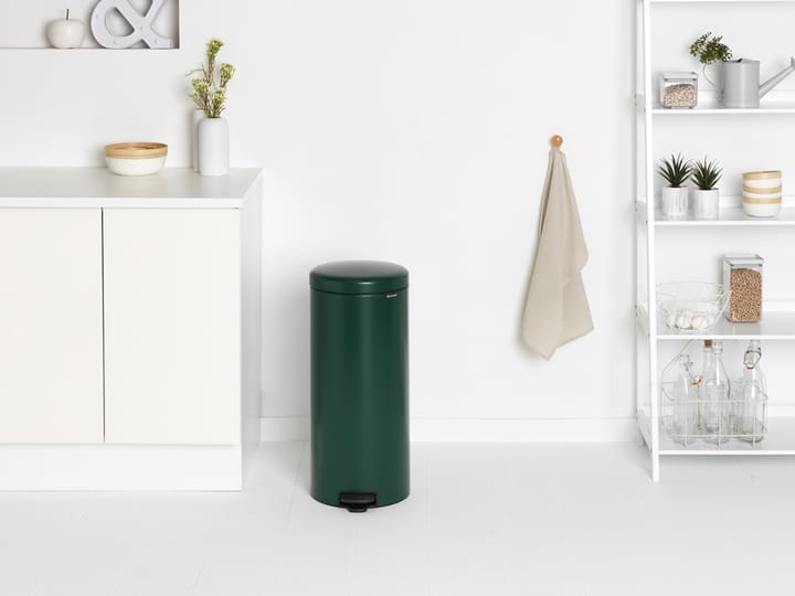 New Icon pedal bin 30 liter, Pine green Brabantia