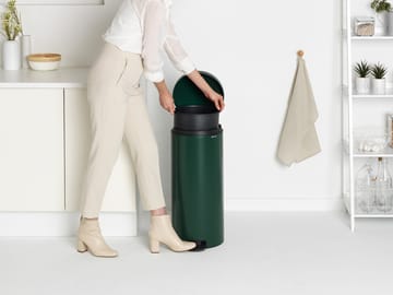 New Icon pedal bin 30 liter - Pine green - Brabantia