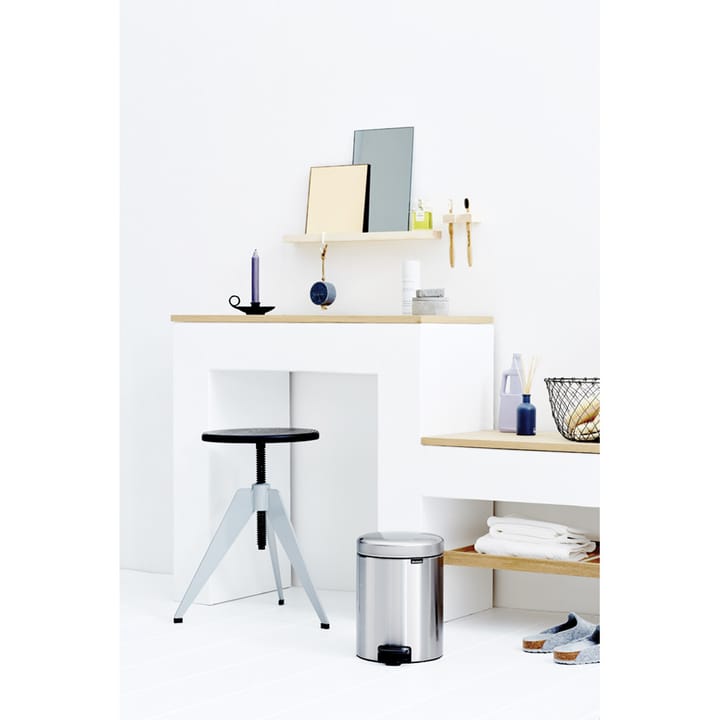 New Icon pedal bin 5 liter, Matt steel fingerprint proof Brabantia