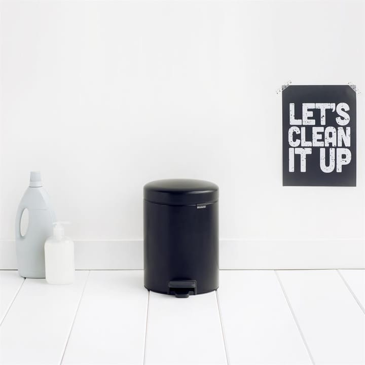 New Icon pedal bin 5 liter, matte black Brabantia