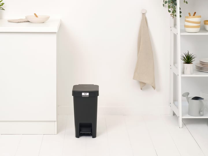 StepUp pedal bin 10 L, Dark grey Brabantia