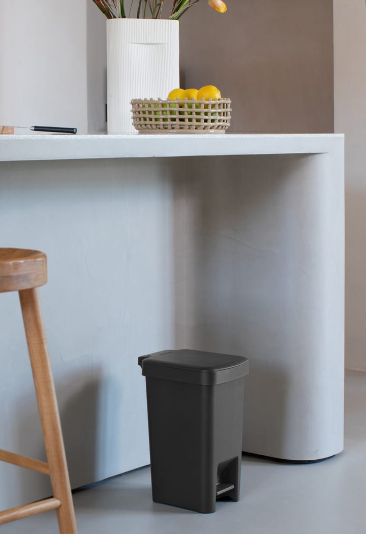 StepUp pedal bin 10 L, Dark grey Brabantia