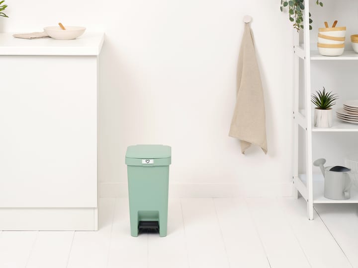 StepUp pedal bin 10 L, Jade green Brabantia