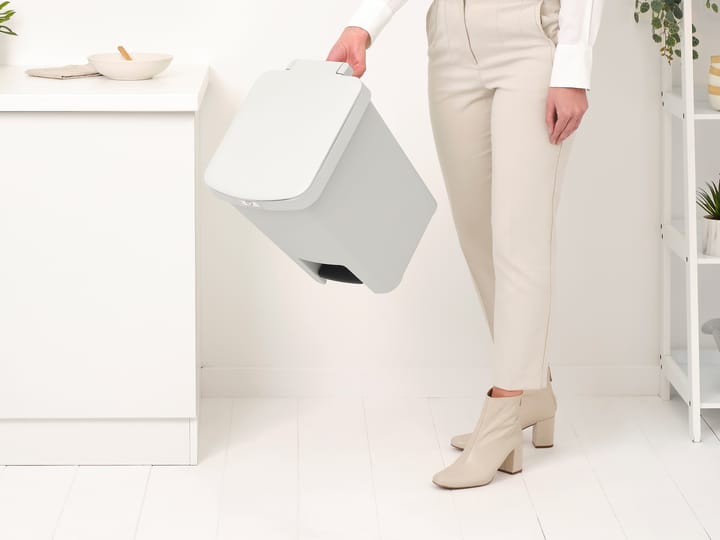 StepUp pedal bin 25 L, Light grey Brabantia