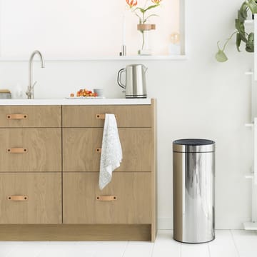 Touch Bin waste bin 30 liters - brilliant steel - Brabantia