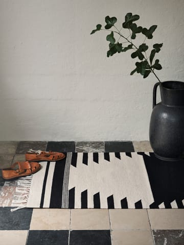 Iselin rug 140x200 cm - Black-off white - Broste Copenhagen