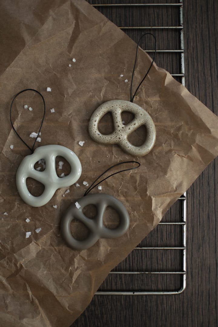 Hanging pretzel decorative ornament, Dust DBKD