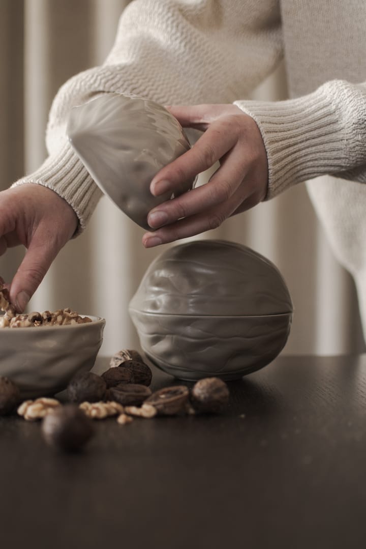 Walnut bowl with lid, Dust DBKD