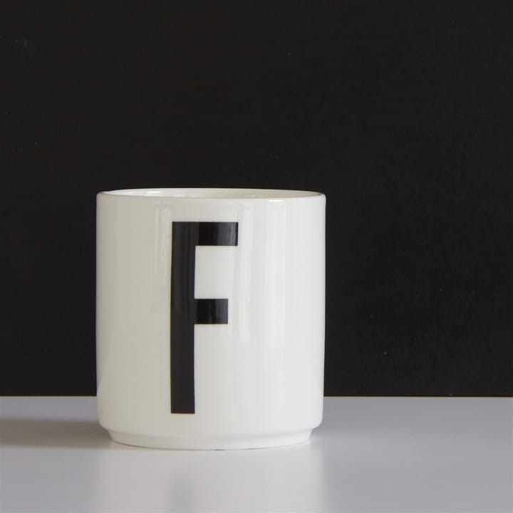 Design Letters cup, F Design Letters