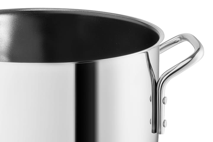 Eva Trio Stainless Steel Slip-Let ceramic pot, 2.2 L Eva Solo