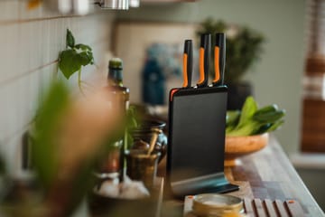 Functional Form plastic knife block with 3 knives - 4 pieces - Fiskars