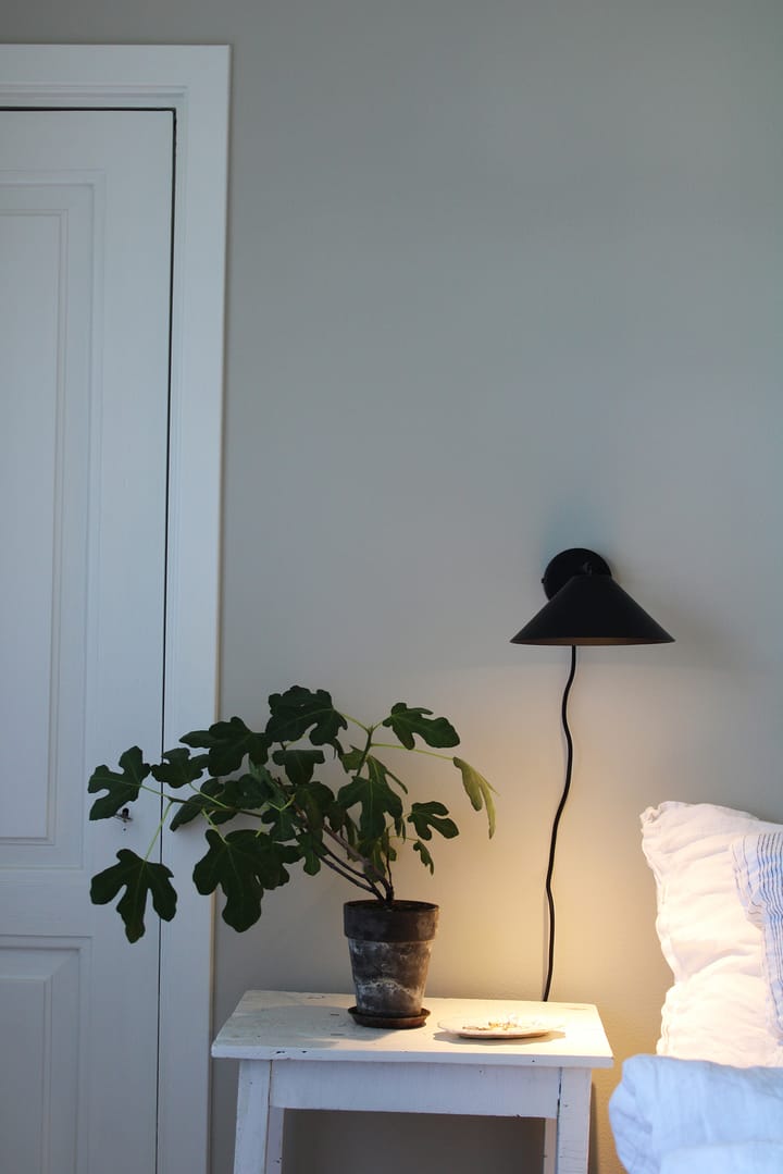 Cannes 20 wall lamp, Black Globen Lighting