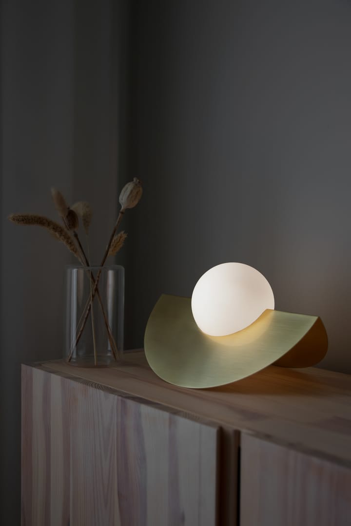 Roccia table lamp, Brushed brass Globen Lighting