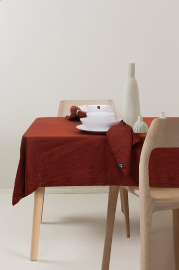 Sunshine tablecloth 145x250 cm - Lingonberry (red) - Himla