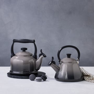 Le Creuset Kone kettle with whistle - Flint - Le Creuset