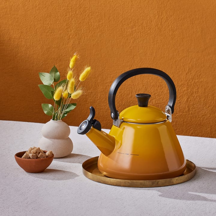 Le Creuset Kone kettle with whistle, Nectar Le Creuset