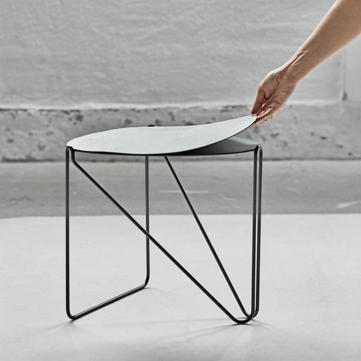 Curve Chameleon Hippo side table, black-anthracite LIND DNA