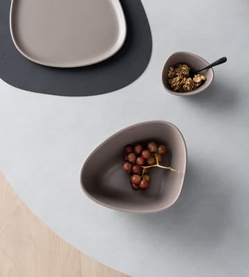 Curve Stoneware bowl M 20x22 cm - Warm Grey - LIND DNA