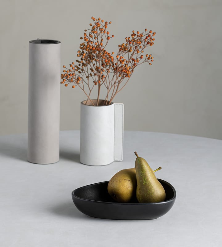 Curve Stoneware deep plate 19x22 cm, black LIND DNA