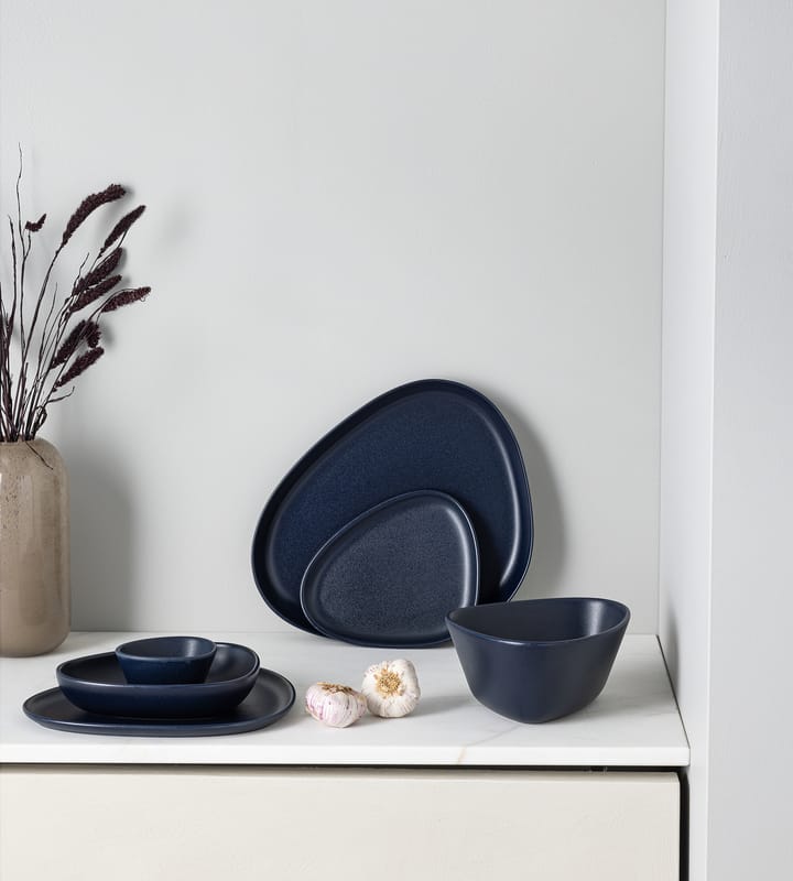 Curve Stoneware serving saucer 30x35 cm, navy blue LIND DNA