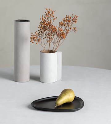 Curve Stoneware small plate 19x22 cm - black - LIND DNA