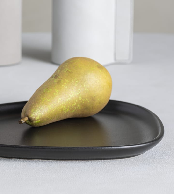 Curve Stoneware small plate 19x22 cm, black LIND DNA