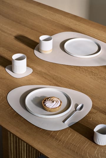 Serene placemat curve M - Cream - LIND DNA