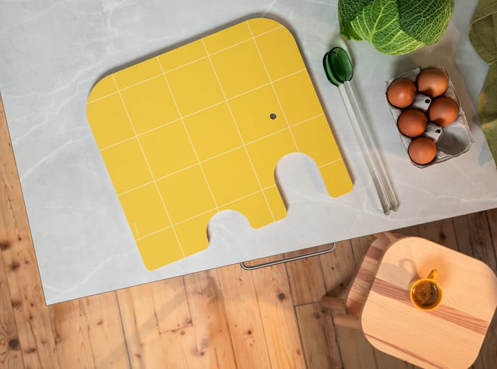 Elephant Chop & Serve cutting board L, Yellow Muurla