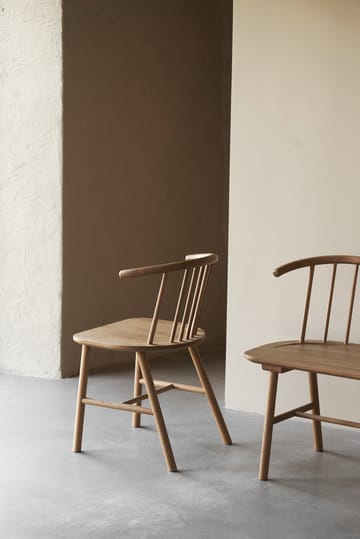 VIOR dining chair - Lacquered oak - NJRD