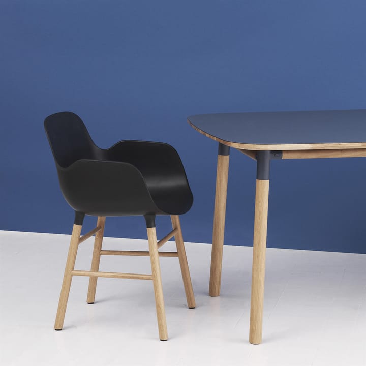 Form table 120 X 120 Cm, Blue Normann Copenhagen