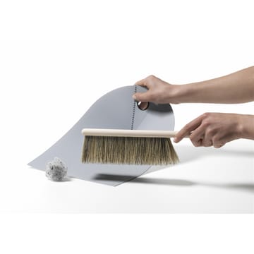 Normann dustpan & broom - light grey - Normann Copenhagen