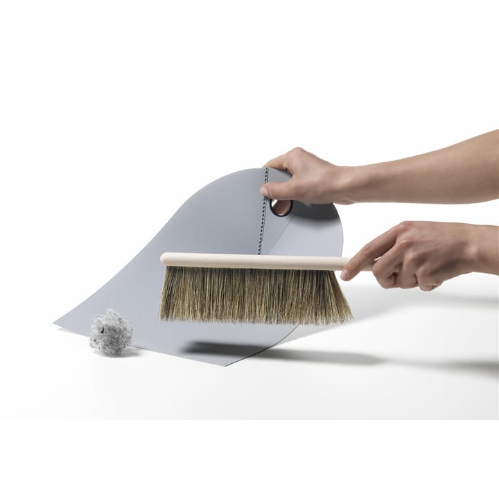 Normann dustpan & broom, light grey Normann Copenhagen