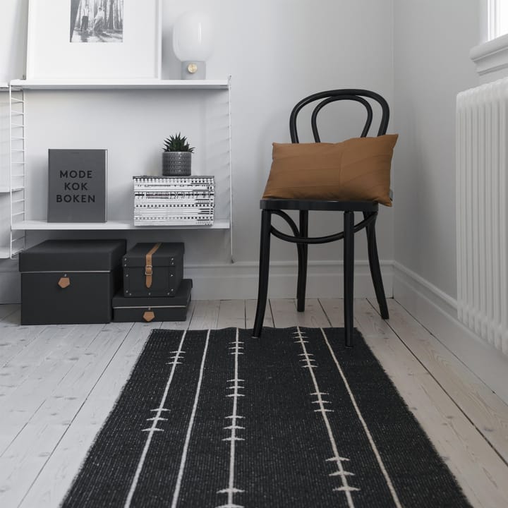 Fir rug nude-black, 70x200 cm Scandi Living