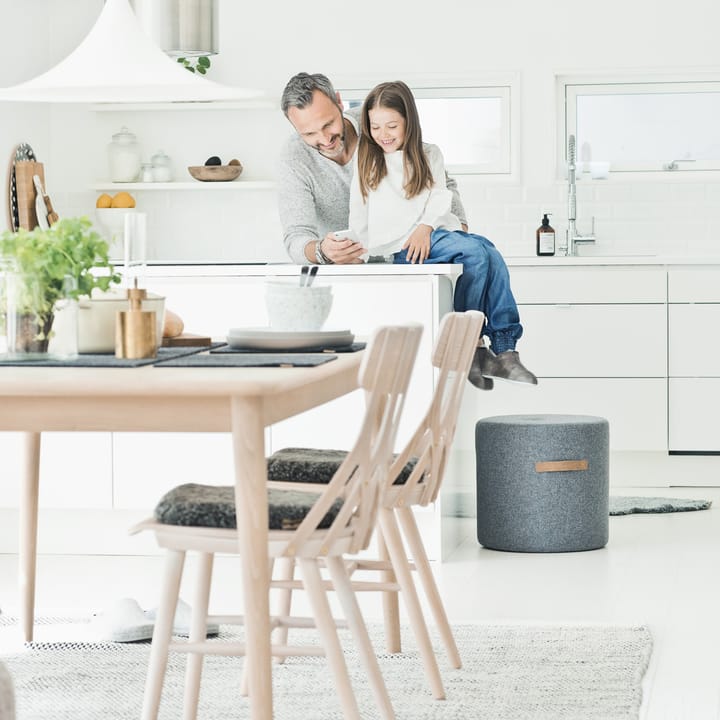 Shepherd sit pouf Sara 40 cm, granite Shepherd of Sweden