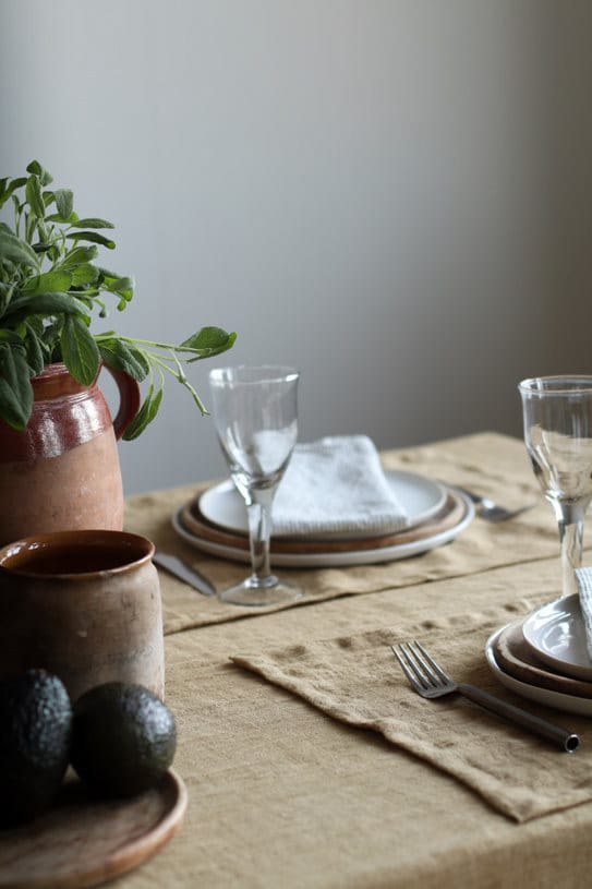 Marion tablecloth linen 145x270 cm, Pampas Tell Me More