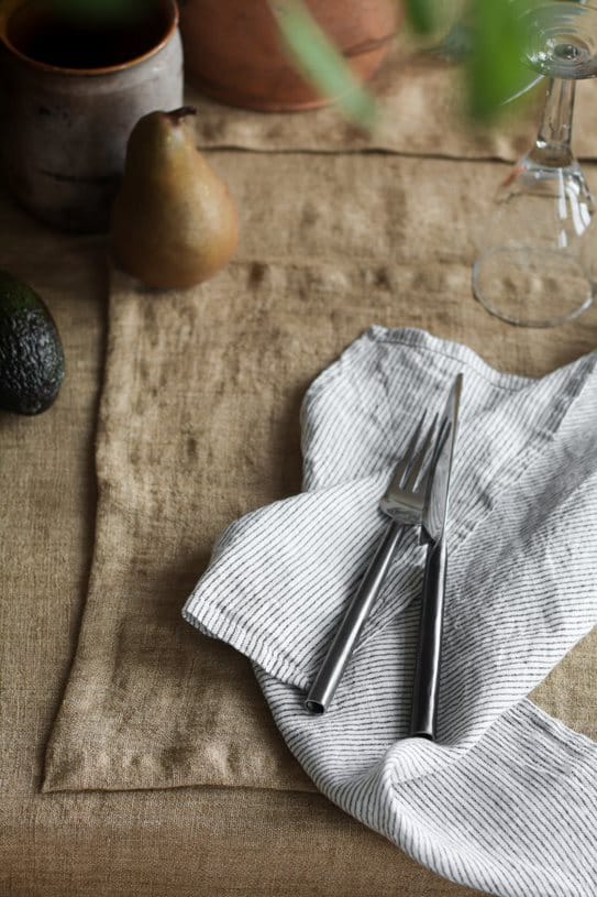 Marion tablecloth linen 145x270 cm, Pampas Tell Me More